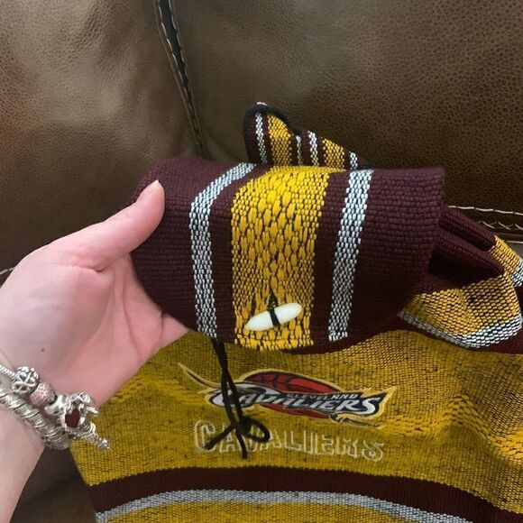 Cleveland Cavs knitted backpack  - Picture 3 of 4